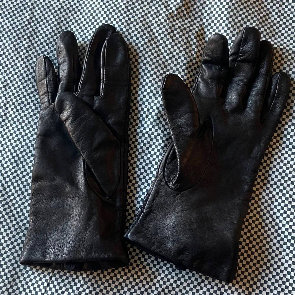 4/$20 Classic Black Leather Gloves kids large Fownes